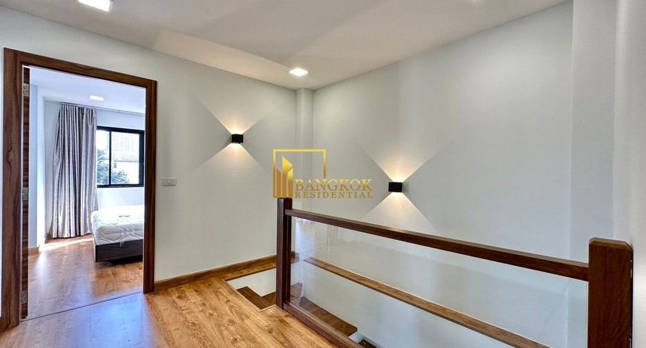 Casa en alquiler de 3 habitaciones en Watthana, Bangkok
