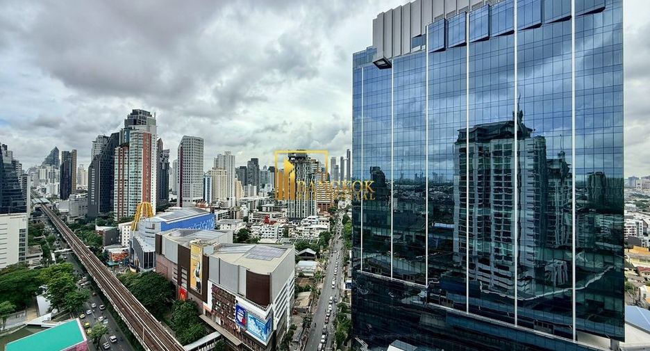 For rent 2 bedrooms condo in Khlong Toei, Bangkok