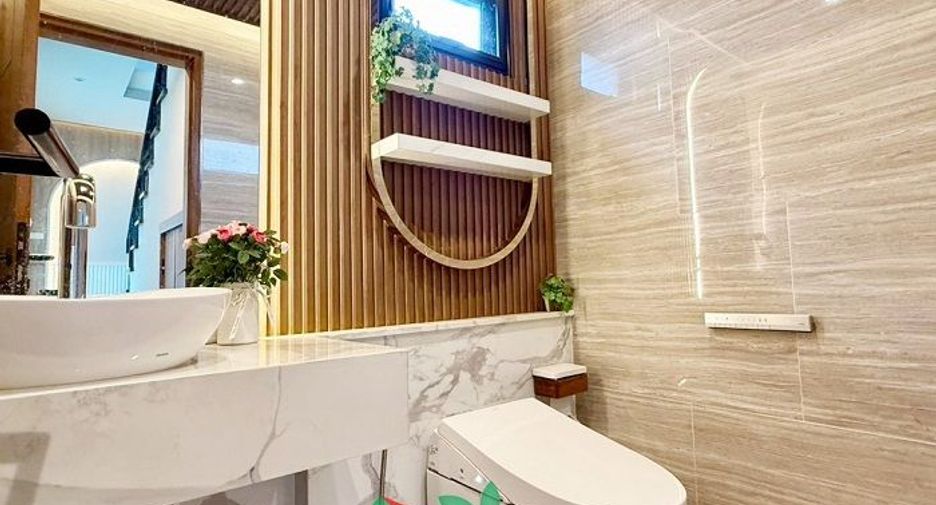 出售 4 卧室 独立屋 在 Lam Luk Ka, Pathum Thani