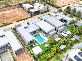 Villa en venta y en alquiler de 3 habitaciones en Bang Lamung, Chonburi