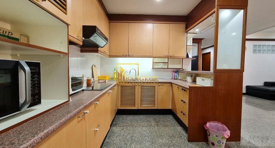 For rent 2 bedrooms condo in Khlong Toei, Bangkok