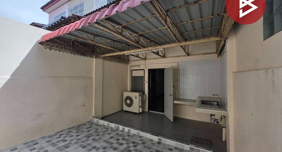 Casa adosada en alquiler y en venta de 3 habitaciones en Thung Khru, Bangkok