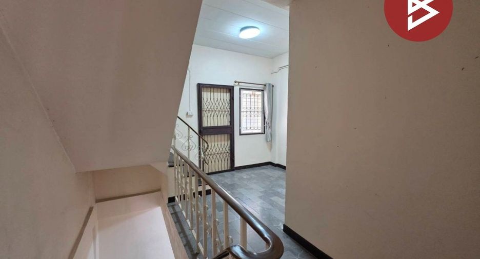 Casa adosada en alquiler y en venta de 3 habitaciones en Thung Khru, Bangkok