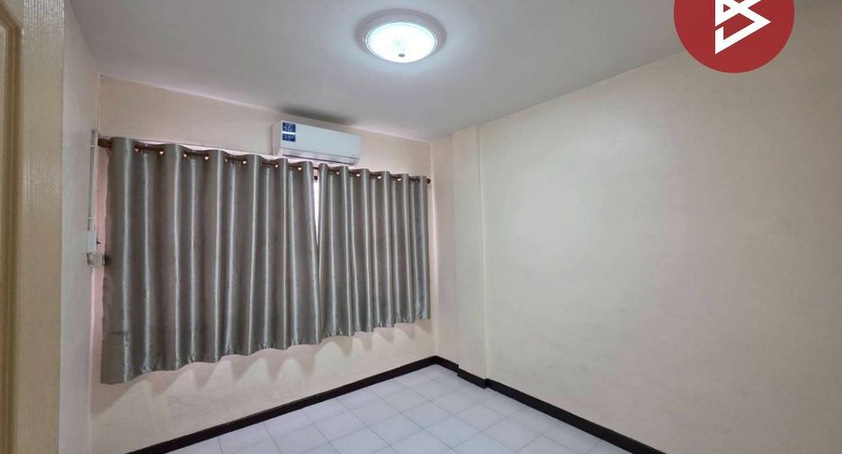 Casa adosada en alquiler y en venta de 3 habitaciones en Thung Khru, Bangkok