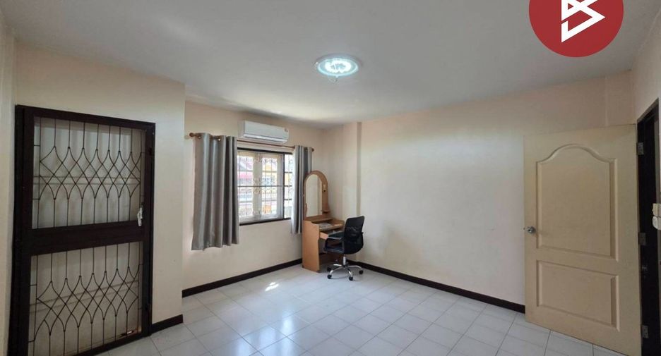 Casa adosada en alquiler y en venta de 3 habitaciones en Thung Khru, Bangkok