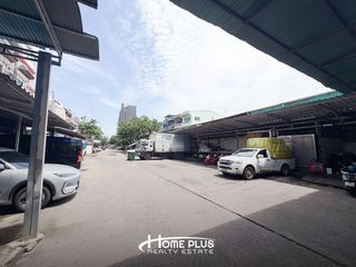 For sale 3 bedrooms retail Space in Bang Kapi, Bangkok