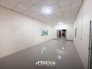 For sale 3 bedrooms retail Space in Bang Kapi, Bangkok