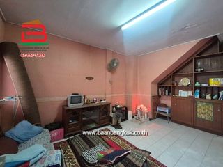 Casa adosada en venta de 4 habitaciones en Bangkok Noi, Bangkok