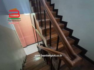 Casa adosada en venta de 4 habitaciones en Bangkok Noi, Bangkok