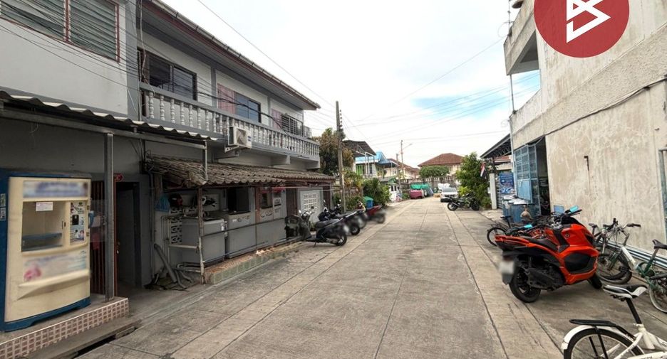 À vendre 10 chambres appartement avec services à Mueang Samut Prakan, Samut Prakan