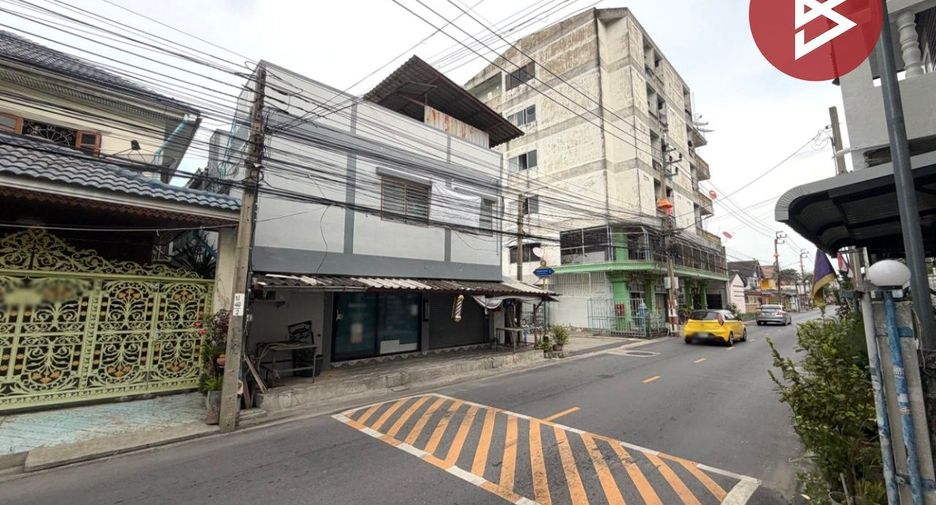 À vendre 10 chambres appartement avec services à Mueang Samut Prakan, Samut Prakan
