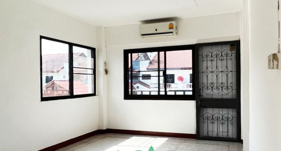 Reihenhaus zum Kauf mit 4 Zimmer in Bang Khae, Bangkok