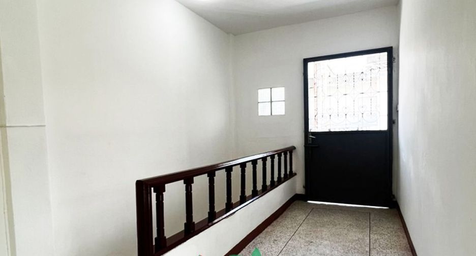 Reihenhaus zum Kauf mit 4 Zimmer in Bang Khae, Bangkok