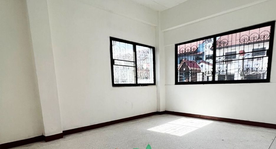 Reihenhaus zum Kauf mit 4 Zimmer in Bang Khae, Bangkok