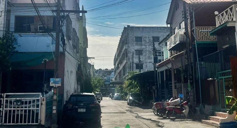 Reihenhaus zum Kauf mit 4 Zimmer in Bang Khae, Bangkok