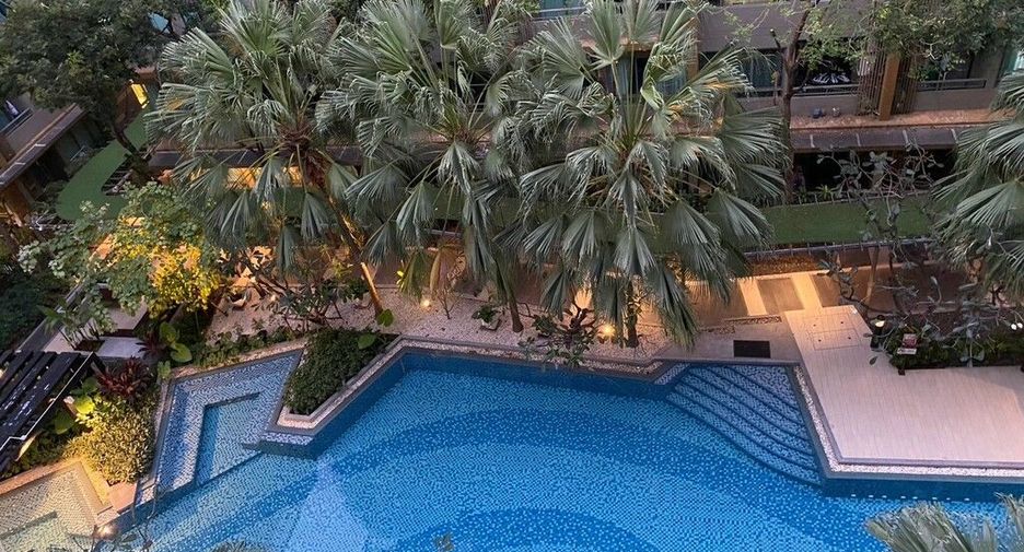 For sale 1 bed condo in Huai Khwang, Bangkok