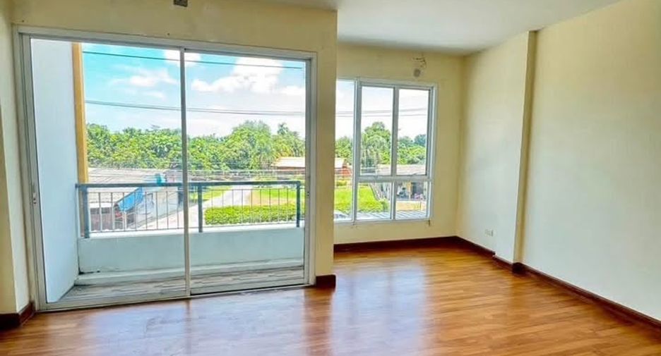 For rent and for sale retail Space in Si Racha, Chonburi