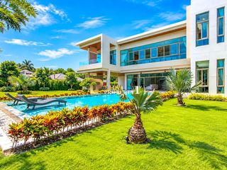 For sale 4 ベッドルーム villa in Hua Hin, Prachuap Khiri Khan