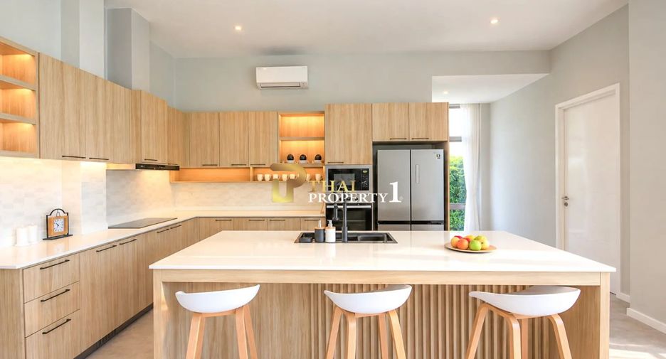 For sale 4 ベッドルーム villa in Hua Hin, Prachuap Khiri Khan