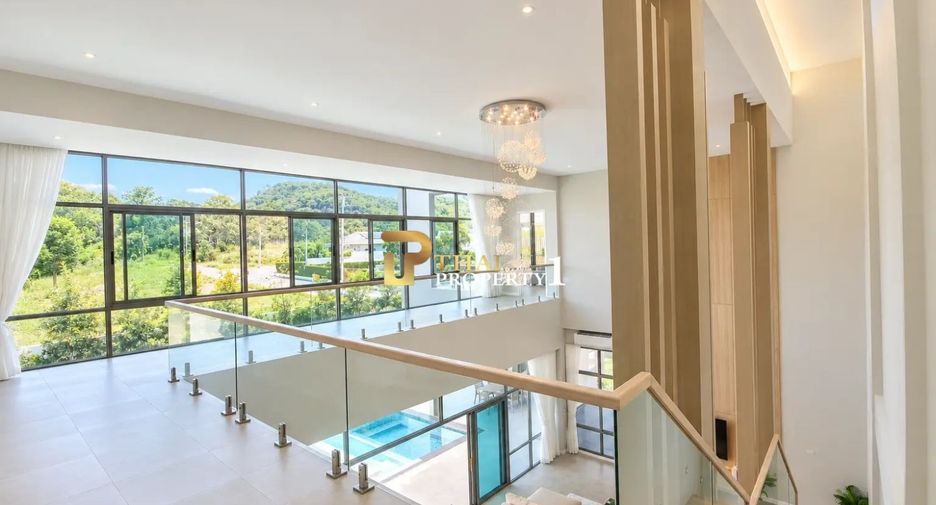 For sale 4 ベッドルーム villa in Hua Hin, Prachuap Khiri Khan