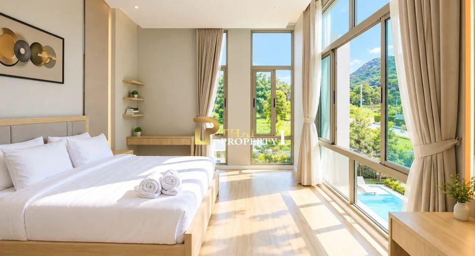 For sale 4 ベッドルーム villa in Hua Hin, Prachuap Khiri Khan
