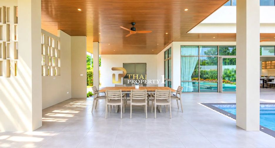 For sale 4 ベッドルーム villa in Hua Hin, Prachuap Khiri Khan