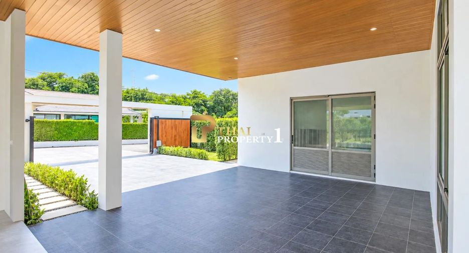 For sale 4 ベッドルーム villa in Hua Hin, Prachuap Khiri Khan