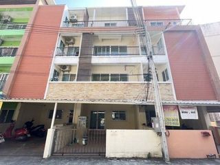 For sale 1 Beds townhouse in Ban Bueng, Chonburi