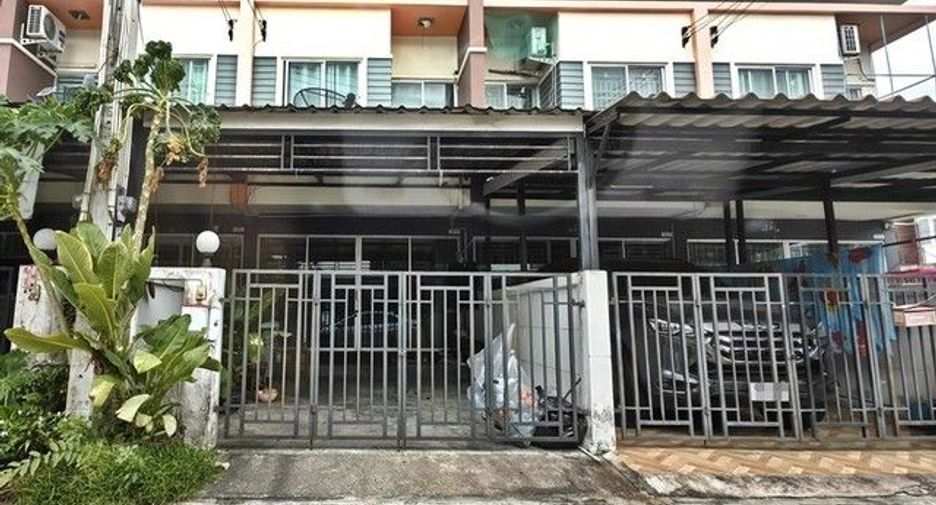 For sale 1 Beds townhouse in Ban Bueng, Chonburi