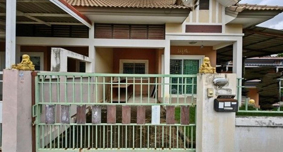 For sale 1 Beds townhouse in Ban Bueng, Chonburi