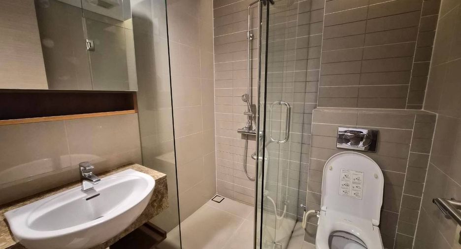 For sale 2 bedrooms condo in Watthana, Bangkok