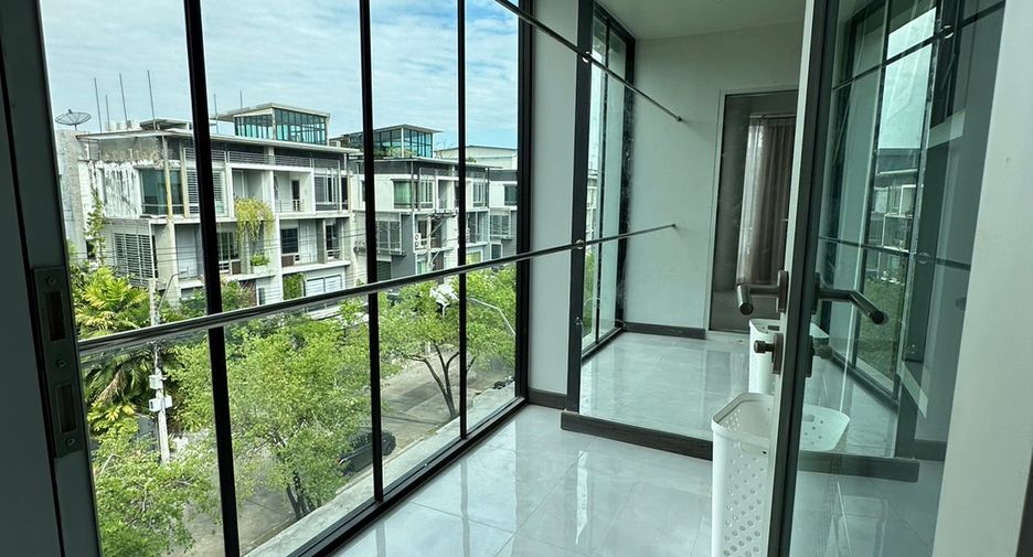 Local comercial en alquiler de 4 habitaciones en Wang Thonglang, Bangkok