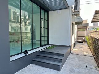 Local comercial en alquiler de 4 habitaciones en Wang Thonglang, Bangkok