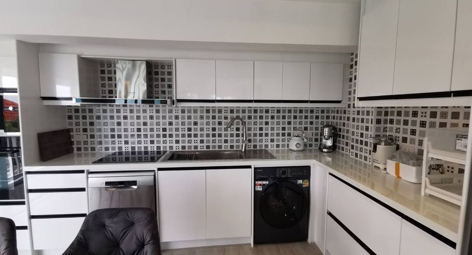 Hotel en alquiler de 3 habitaciones en Bang Lamung, Chonburi