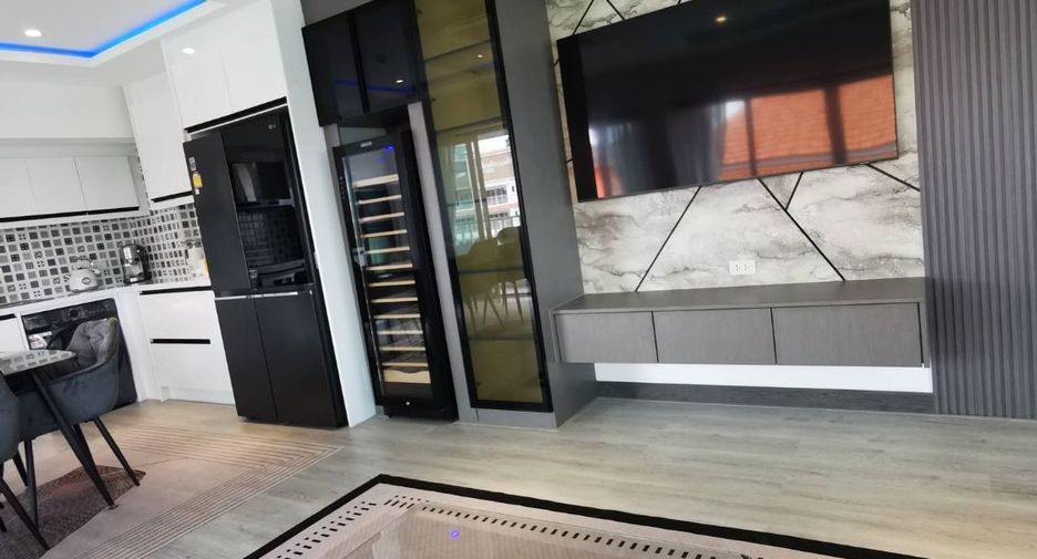 Hotel en alquiler de 3 habitaciones en Bang Lamung, Chonburi