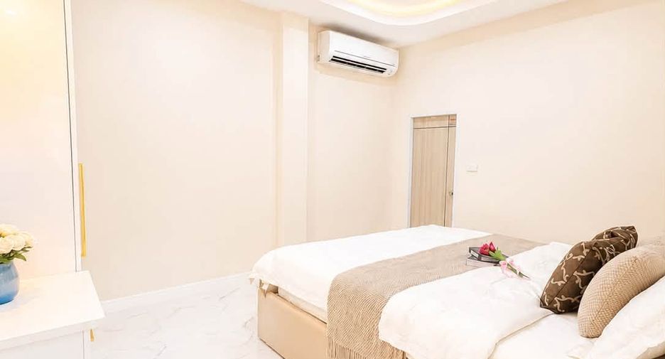 For sale 4 bedrooms villa in Bang Lamung, Chonburi