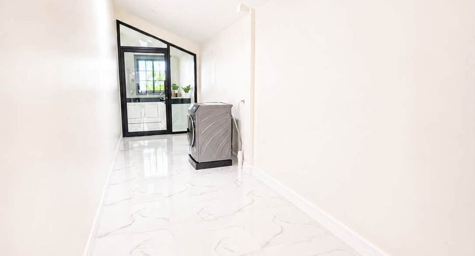 For sale 4 bedrooms villa in Bang Lamung, Chonburi