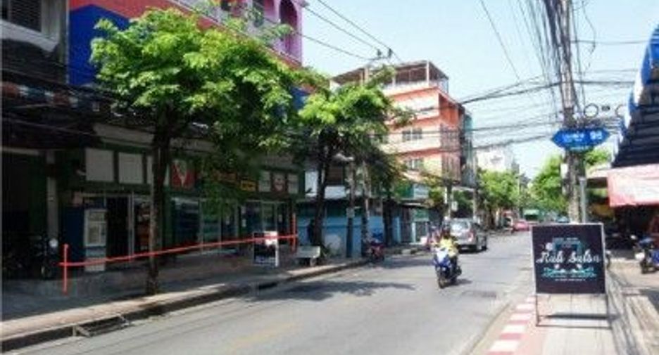 Local comercial en venta de 28 habitaciones en Bang Khae, Bangkok