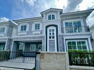 Casa en alquiler de 4 habitaciones en Mueang Samut Prakan, Samut Prakan