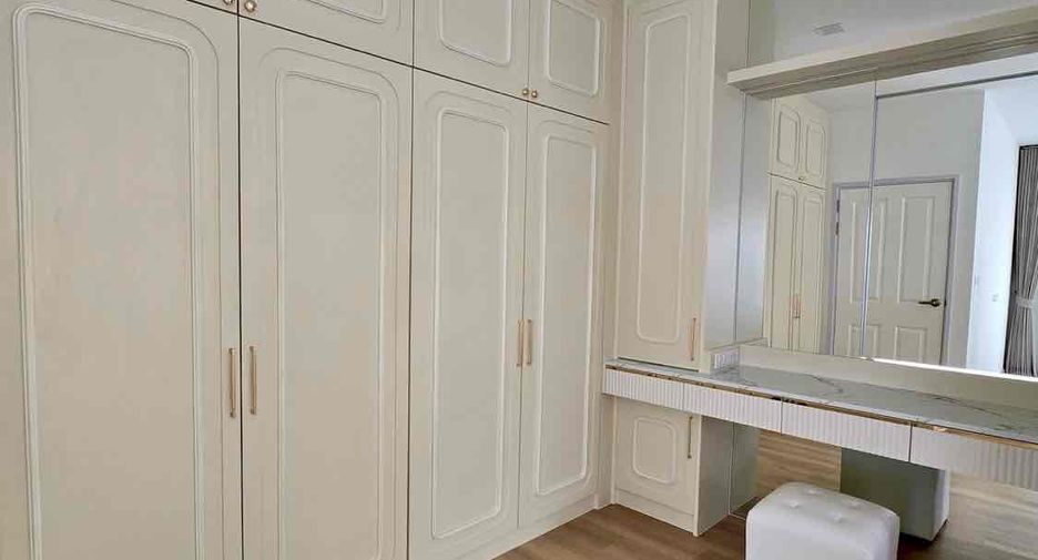 For rent 4 bedrooms house in Mueang Samut Prakan, Samut Prakan
