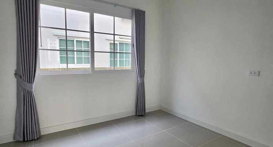 For rent 4 bedrooms house in Mueang Samut Prakan, Samut Prakan