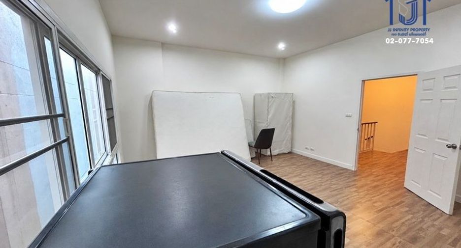Casa adosada en venta de 3 habitaciones en Chatuchak, Bangkok
