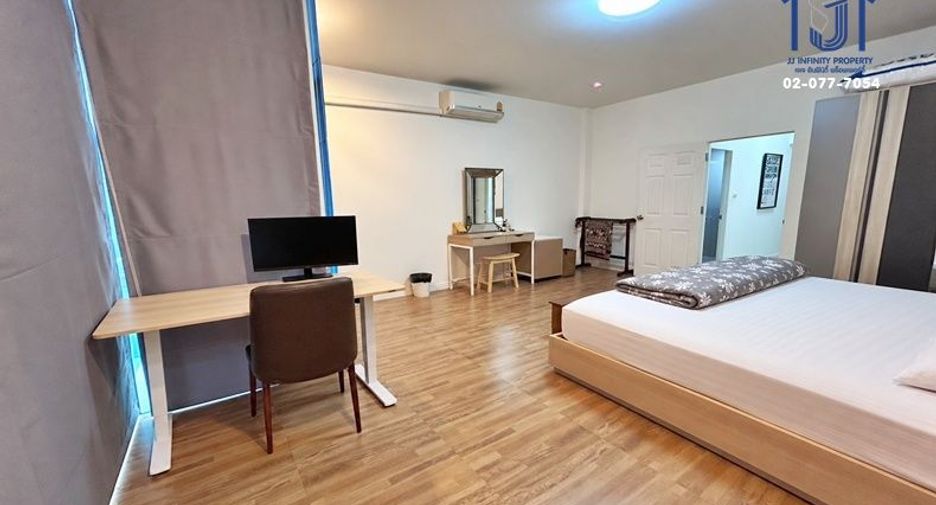 Casa adosada en venta de 3 habitaciones en Chatuchak, Bangkok