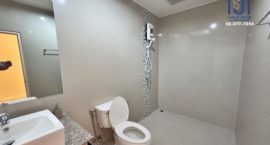 Casa adosada en venta de 3 habitaciones en Chatuchak, Bangkok