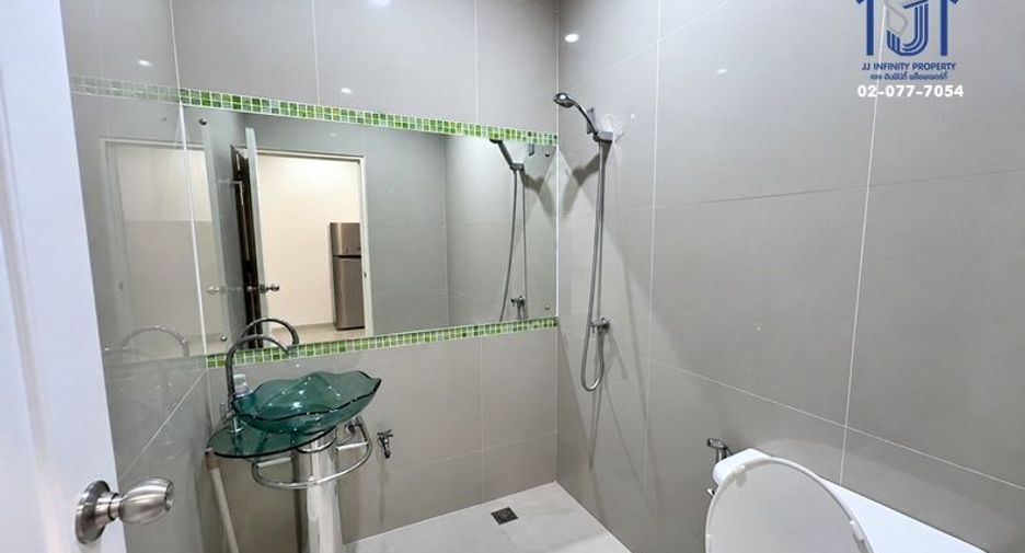 Casa adosada en venta de 3 habitaciones en Chatuchak, Bangkok