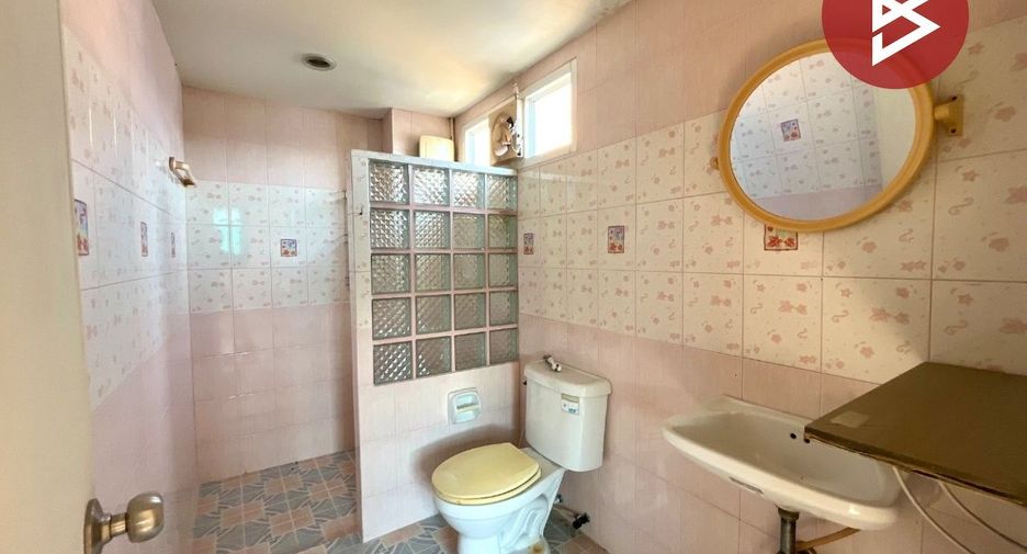 For sale 3 bedrooms retail Space in Mueang Chon Buri, Chonburi
