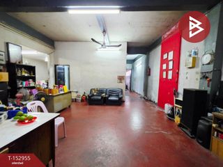 Local comercial en venta de 3 habitaciones en Yan Nawa, Bangkok