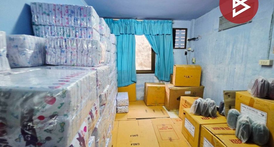 Local comercial en venta de 3 habitaciones en Yan Nawa, Bangkok