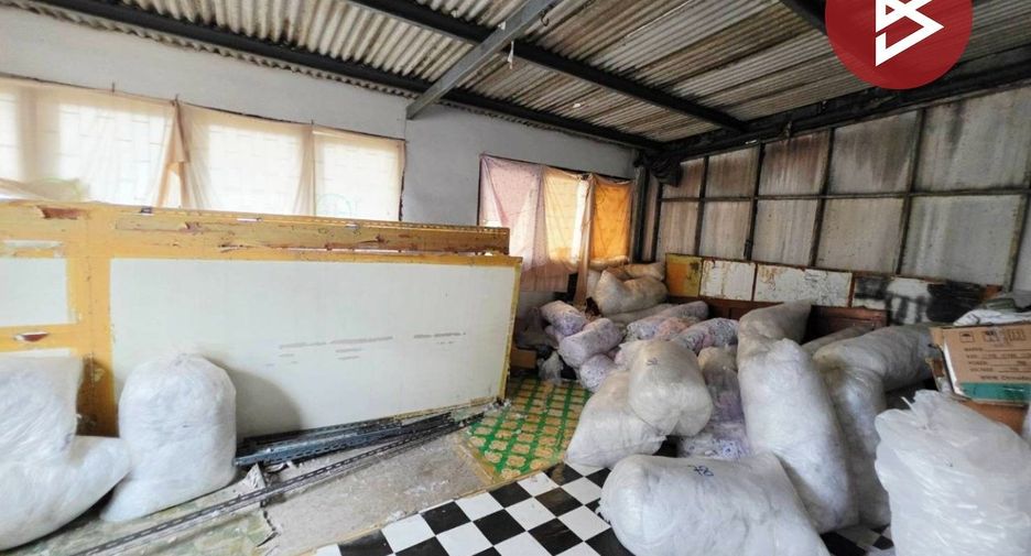 Local comercial en venta de 3 habitaciones en Yan Nawa, Bangkok