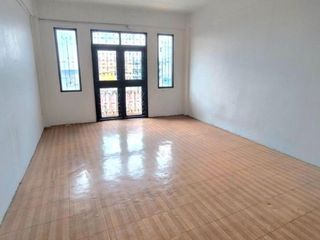 Gewerbefläche zur Miete und zum Kauf mit 3 Zimmer in Mueang Samut Prakan, Samut Prakan